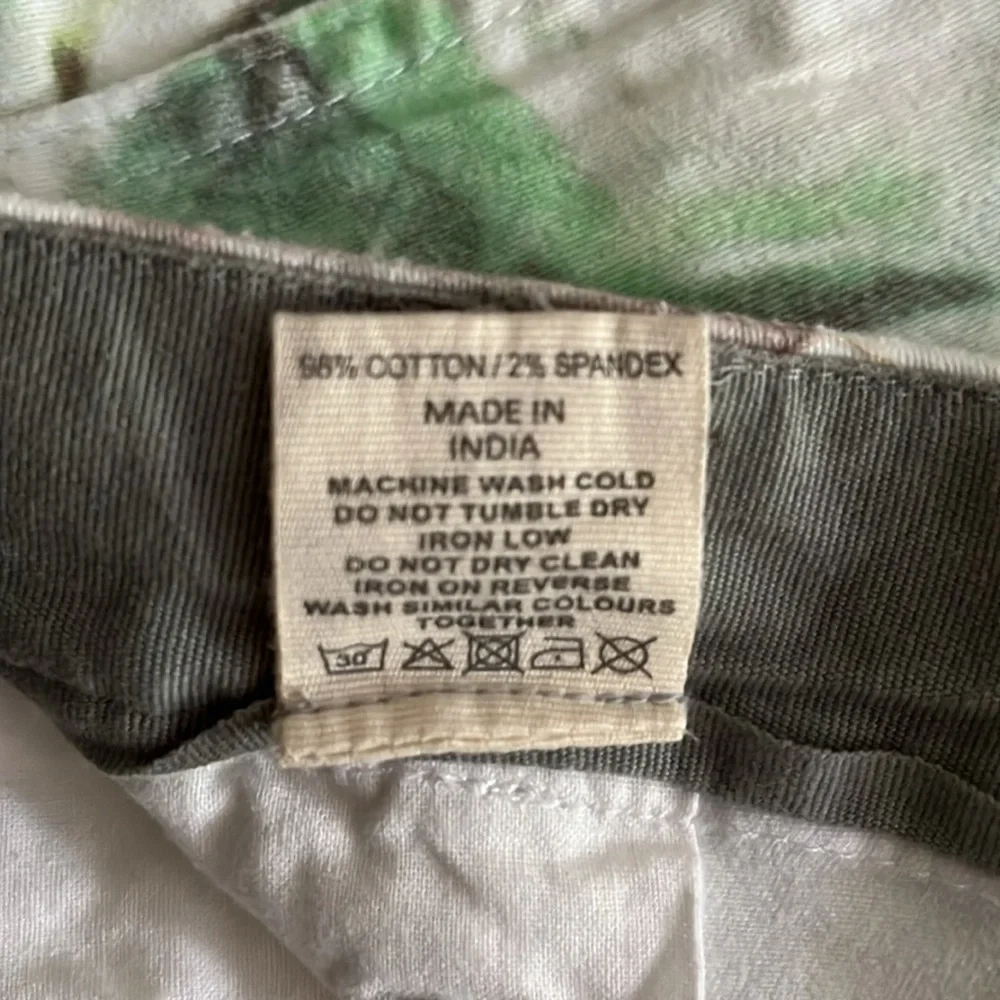 Tropical Print Bermuda Shorts - Picture 6 of 6